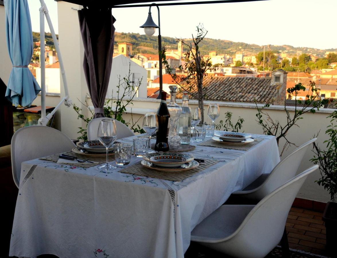 La Casa Di Luna San Benedetto del Tronto Buitenkant foto