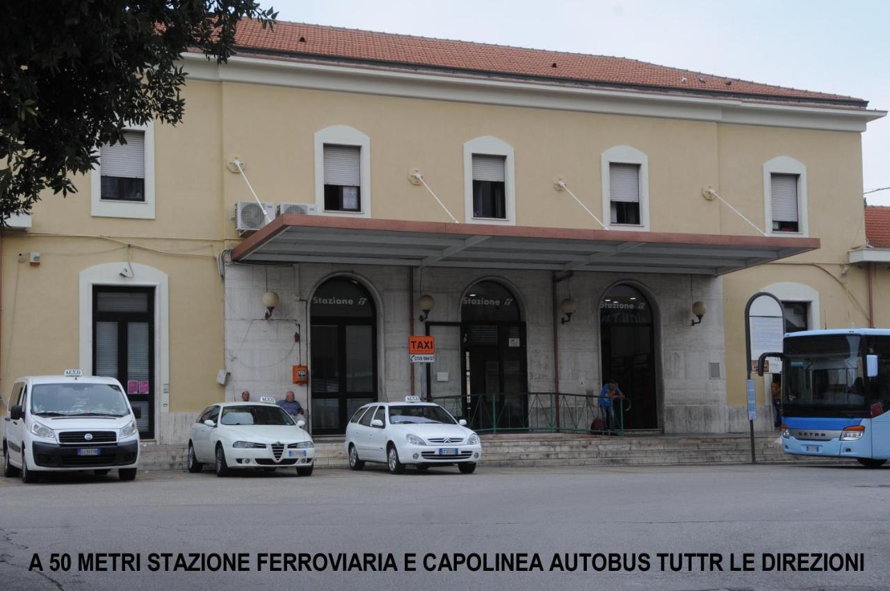 La Casa Di Luna San Benedetto del Tronto Buitenkant foto